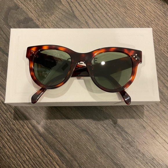 Celine tortoiseshell cat eye sunglasses - Picture 2 of 6